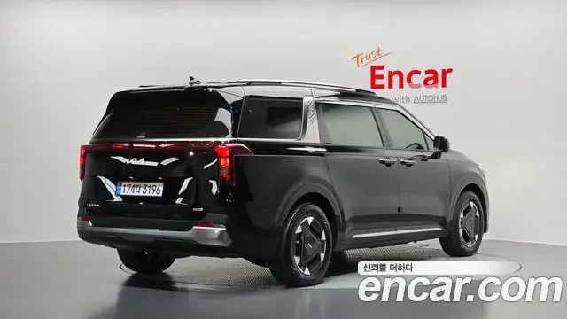 Kia Carnival 2025 — Photo 2/20