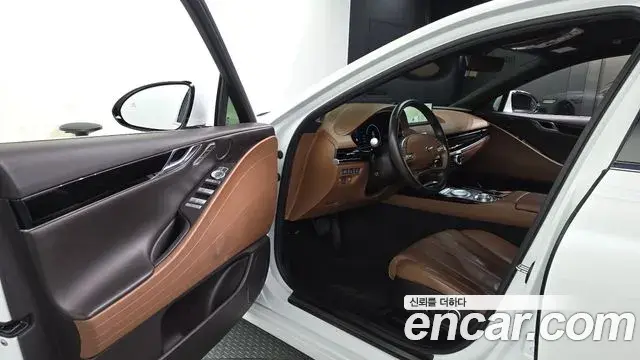 Genesis Electrified G80 2021 — Photo 9/20