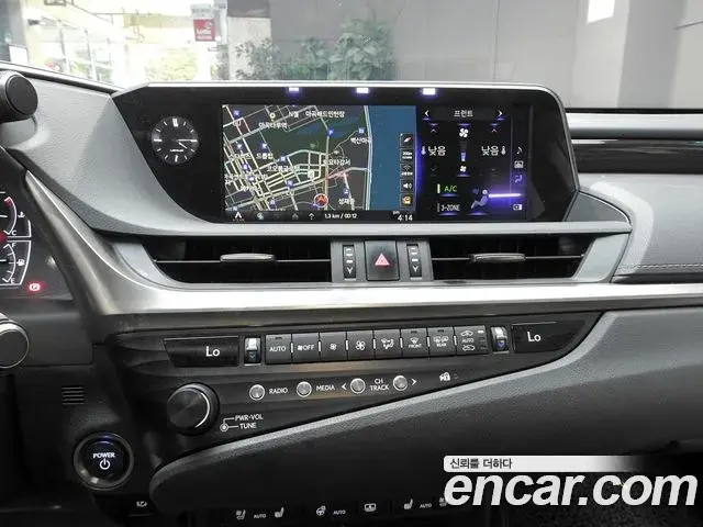 Lexus ES300h 2019 — Фото 15/20