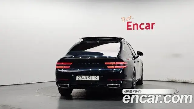 Genesis Electrified G80 2022 — Photo 3/20