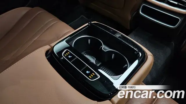 Genesis Electrified G80 2022 — Photo 19/20