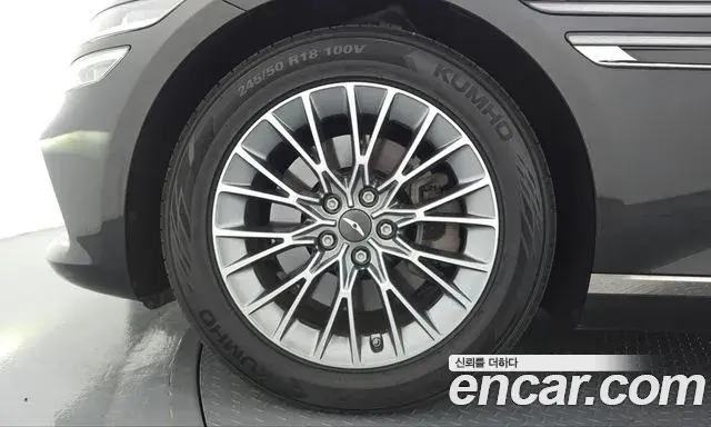 Genesis Electrified G80 2022 — Photo 4/20