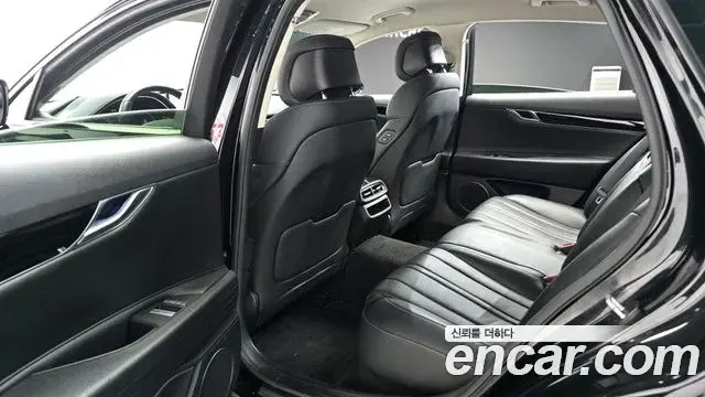Genesis Electrified G80 2022 — Photo 11/20