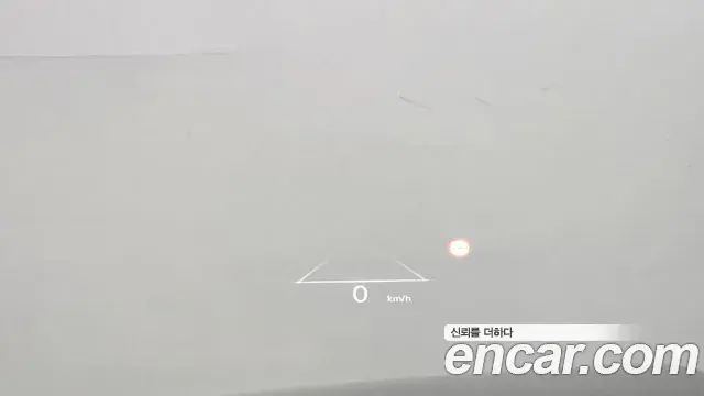 Genesis Electrified G80 2022 — Photo 17/20