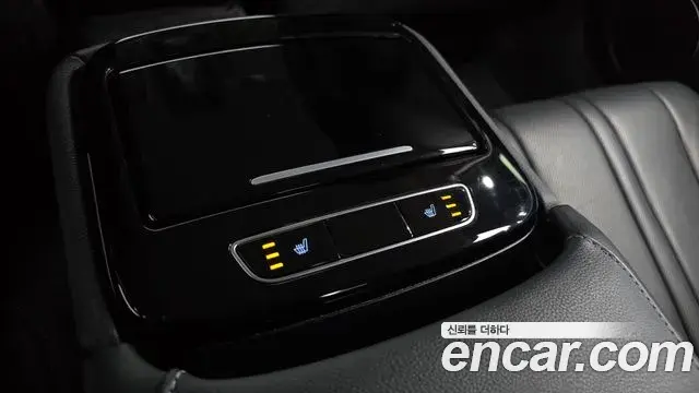 Genesis Electrified G80 2022 — Photo 19/20