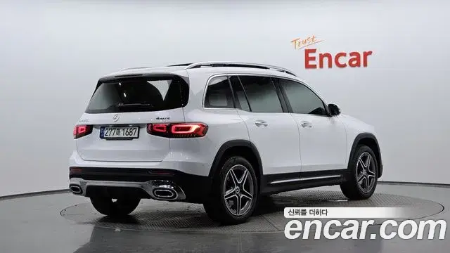 Mercedes-Benz GLB-Class 2021 — Photo 2/20
