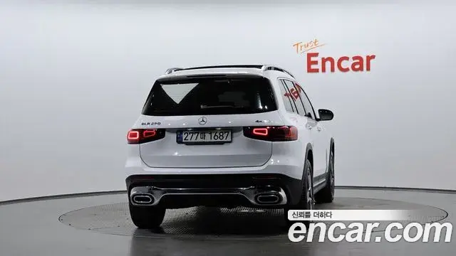 Mercedes-Benz GLB-Class 2021 — Photo 4/20