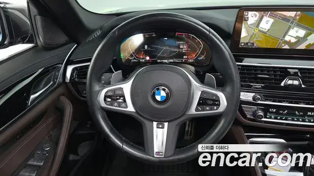 BMW 5 Series 2023 — Photo 13/20