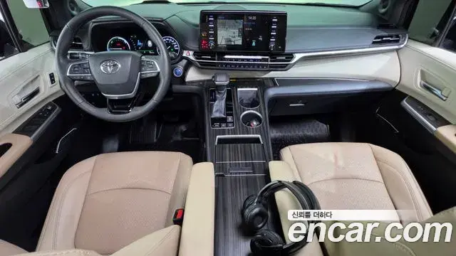 Toyota Sienna 2021 — Фото 10/20