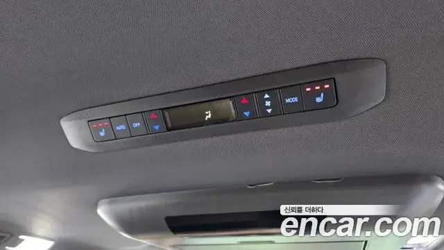 Toyota Sienna 2021 — Фото 19/20