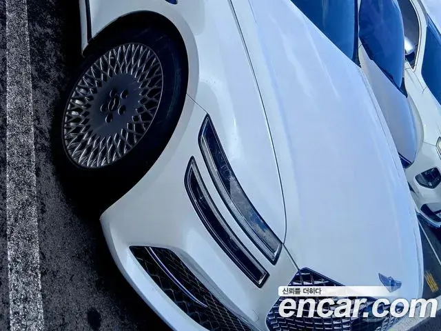 Genesis Electrified G80 2021 — Photo 4/17