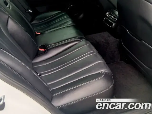 Genesis Electrified G80 2021 — Photo 6/17