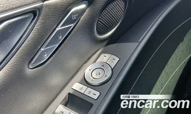 Genesis Electrified G80 2021 — Photo 9/17