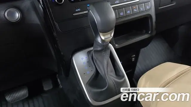 Hyundai Staria 2026 — Photo 9/20
