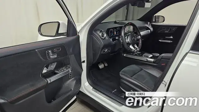 Mercedes-Benz GLB-Class 2022 — Photo 10/20