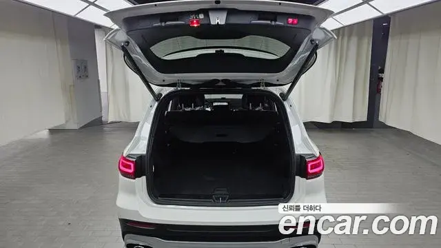 Mercedes-Benz GLB-Class 2022 — Photo 18/20