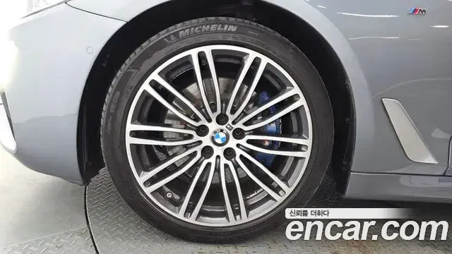 BMW 5 Series 2018 — Photo 4/20