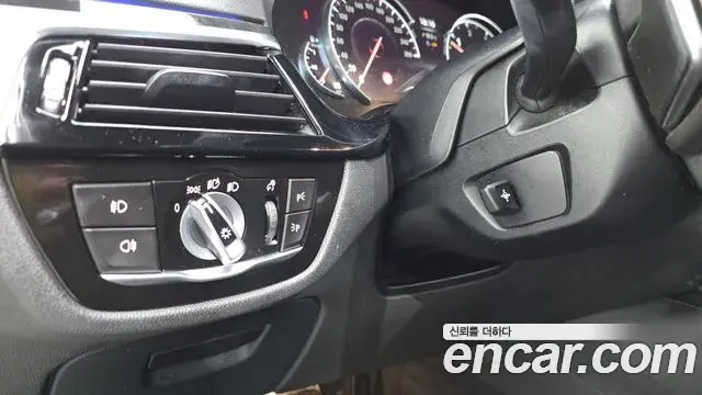 BMW 5 Series 2018 — Photo 20/20