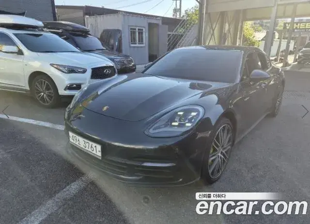 Porsche Panamera 2018 — Photo 1/20