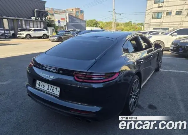 Porsche Panamera 2018 — Photo 4/20