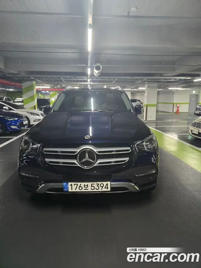 Mercedes-Benz GLE-Class 2021 — Photo 3/10