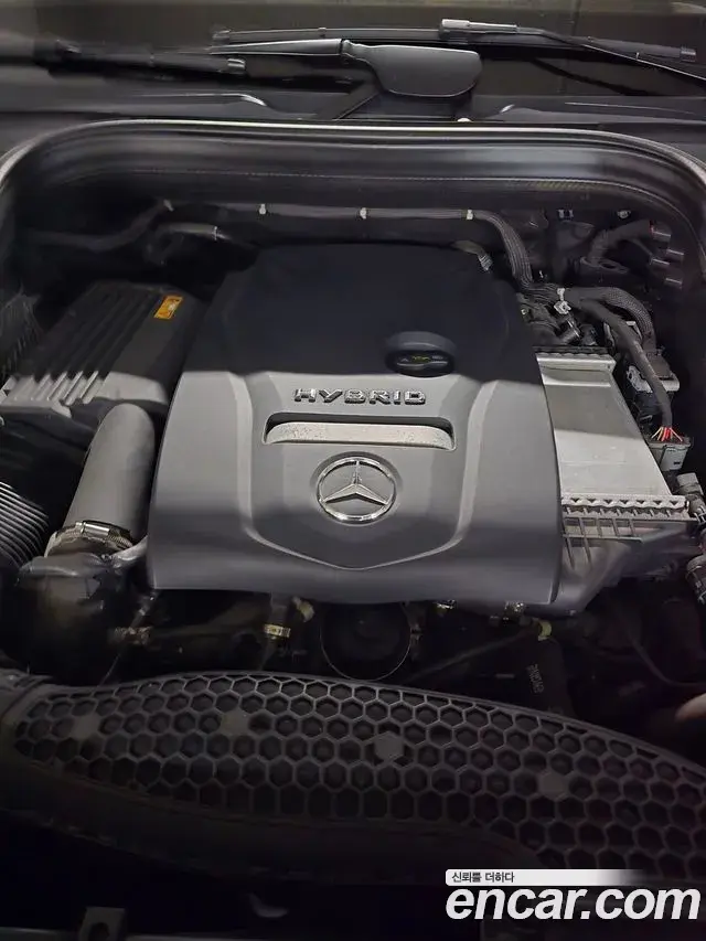 Mercedes-Benz GLE-Class 2021 — Photo 6/10