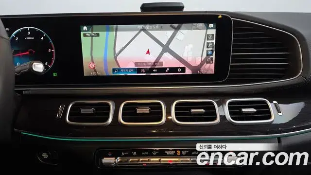 Mercedes-Benz GLE-Class 2022 — Photo 13/20