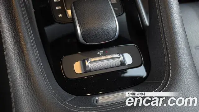Mercedes-Benz GLE-Class 2022 — Photo 15/20