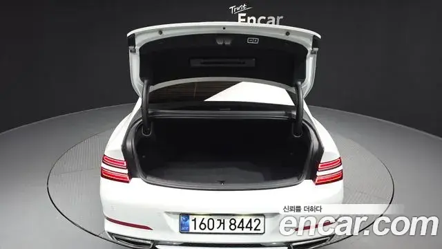 Genesis Electrified G80 2023 — Photo 20/20
