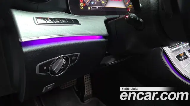 Mercedes-Benz CLS-Class 2020 — Photo 19/20