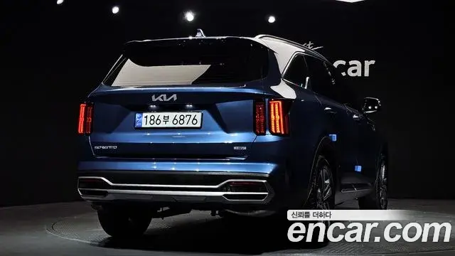 Kia Sorento 2023 — ფოტო 17/20