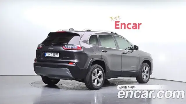 Jeep Cherokee 2021 — ფოტო 3/20