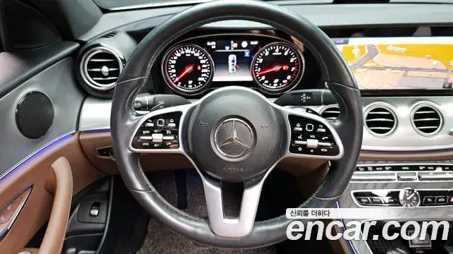 Mercedes-Benz E-Class 2020 — Şəkil 19/20