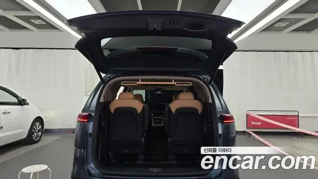 Kia Carnival 2020 — ფოტო 2/20
