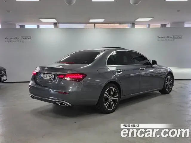 Mercedes-Benz E-Class 2020 — Photo 3/17