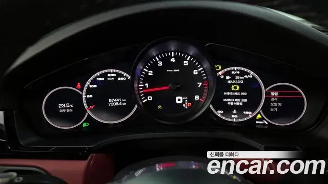 Porsche Cayenne 2020 — ფოტო 9/20