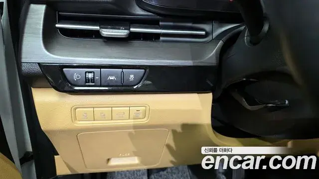 Kia Carnival 2022 — ფოტო 10/20
