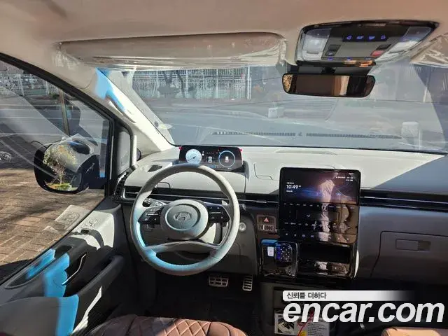 Hyundai Staria 2024 — ფოტო 1/20