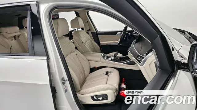 BMW X7 2021 — Photo 14/20