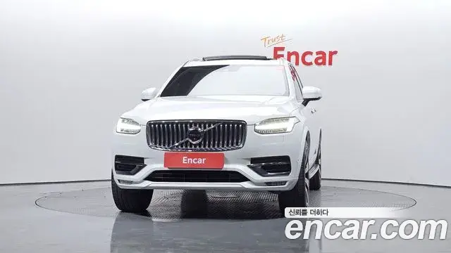 Volvo XC90 2021 — ფოტო 7/20