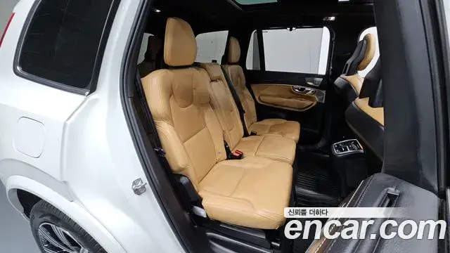 Volvo XC90 2021 — ფოტო 20/20