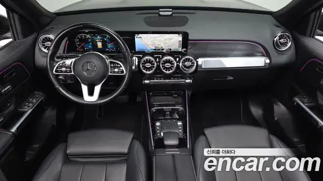 Mercedes-Benz GLB-Class 2021 — ფოტო 14/20