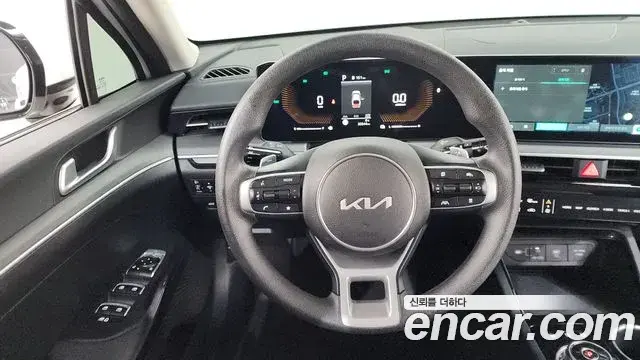 Kia K5 2023 — ფოტო 9/20
