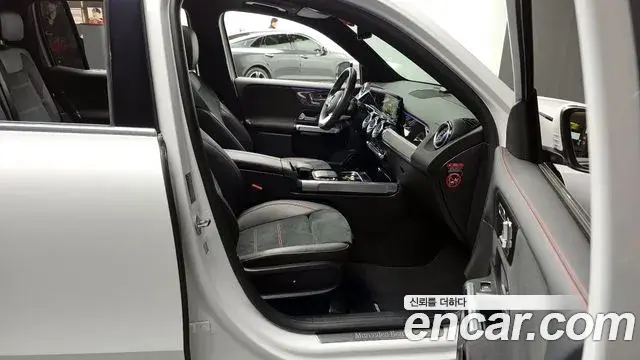 Mercedes-Benz GLB-Class 2022 — ფოტო 14/20
