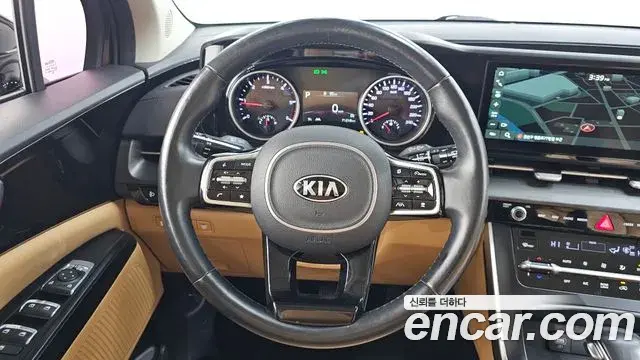 Kia Carnival 2021 — Фото 13/20