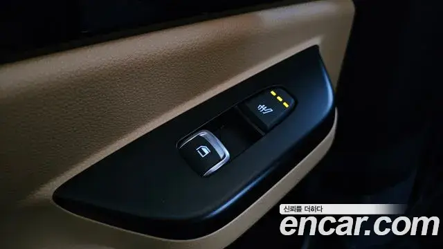 Kia Carnival 2021 — Фото 18/20