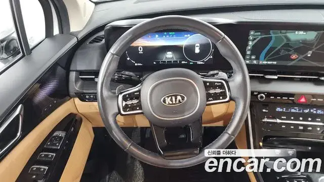 Kia Carnival 2021 — Фото 13/20
