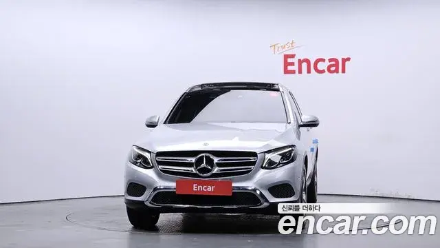 Mercedes-Benz GLC-Class 2018 — Şəkil 8/29