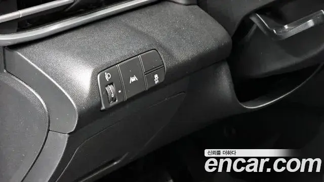 Hyundai The New Avante Hybrid 2020 — ფოტო 18/20