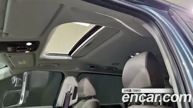 Kia Carnival 2024 — Şəkil 16/18